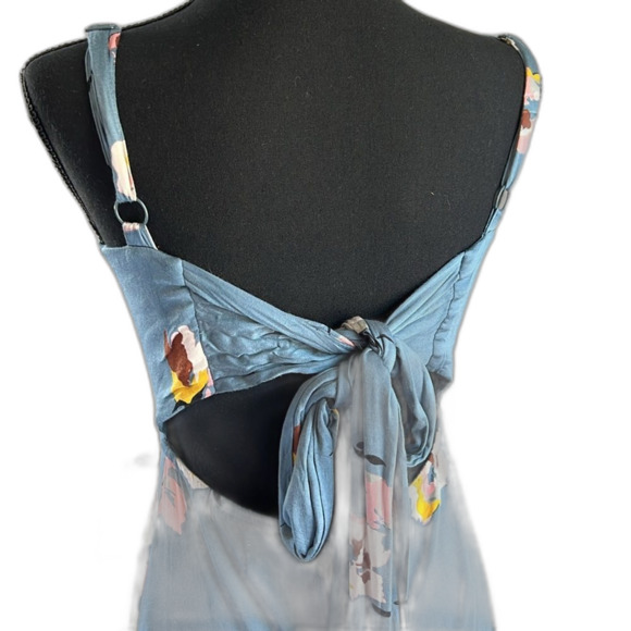 Urban Outfitters Layla Straight-Neck Tie-Back Midi Dress. Size Medium - Picture 9 of 11